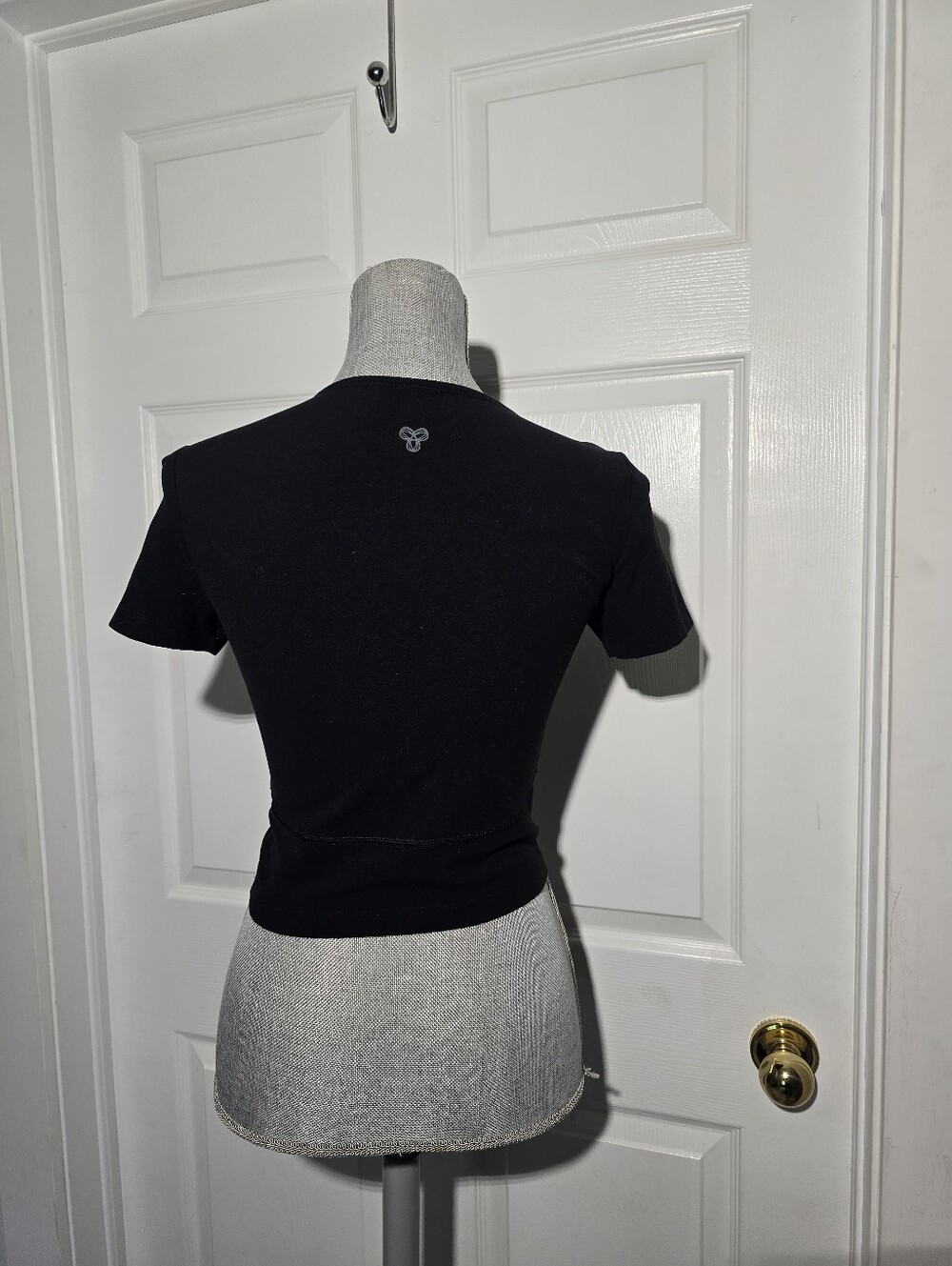 TNA Aritzia Athletic Top - Picture 3 of 4